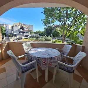 https://apartmani-emily-pula.pula-hotels.org
