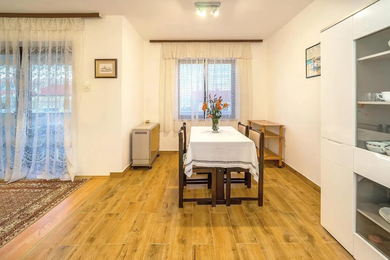 Apartments Jurina 2 Krk Town